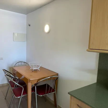 Lindo Piso Residencial En Centrico *
